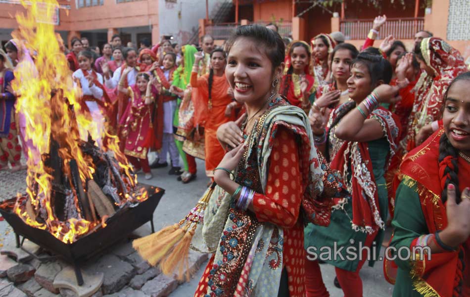 Punjab celebrates Lohri2