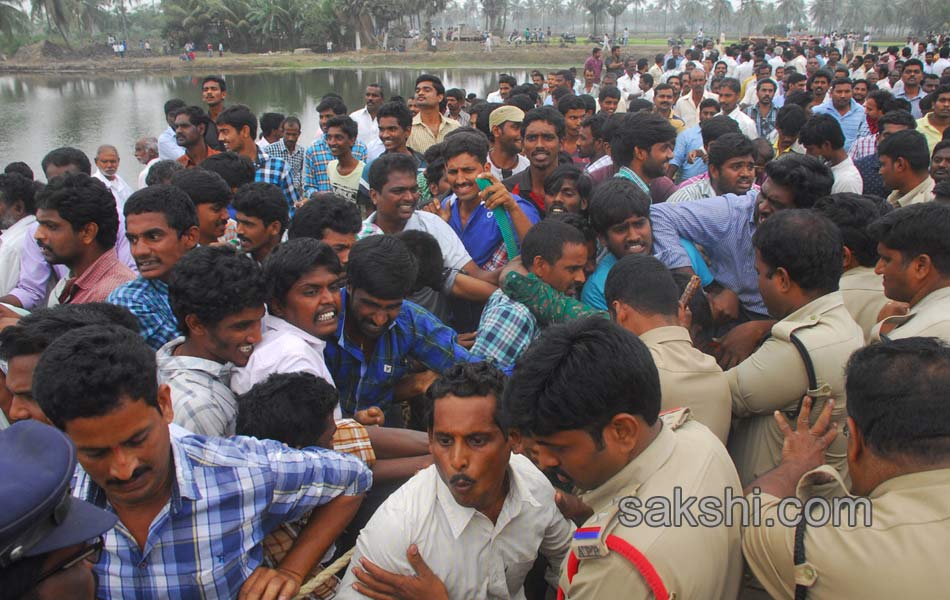 andhra pradesh high tension in tunduru7