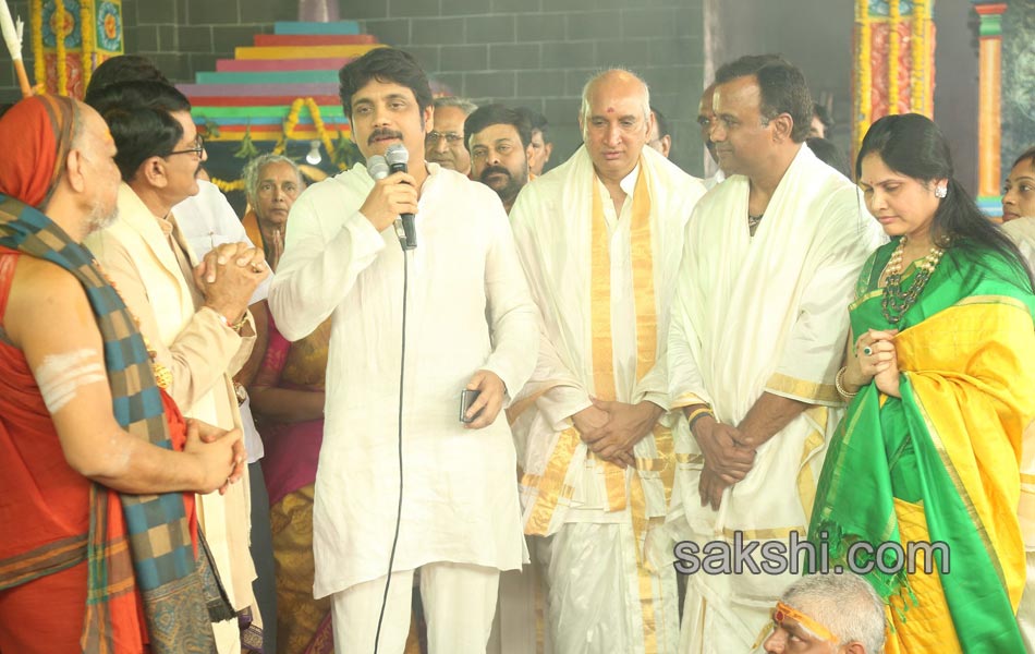 tollywood celebreties at filmnagar temple - Sakshi34