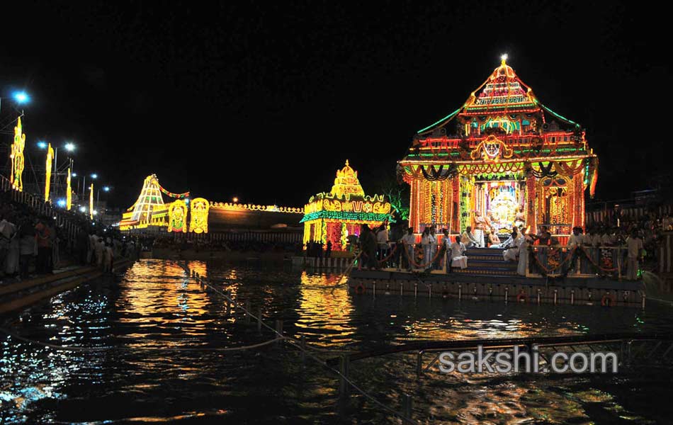 Srivari Teppotsavam3