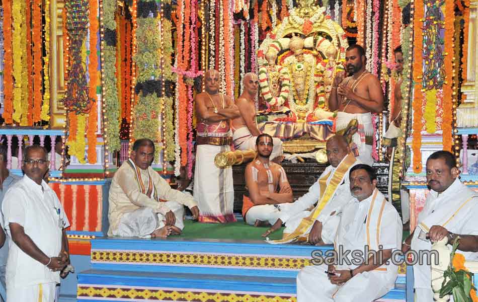 Srivari Teppotsavam10