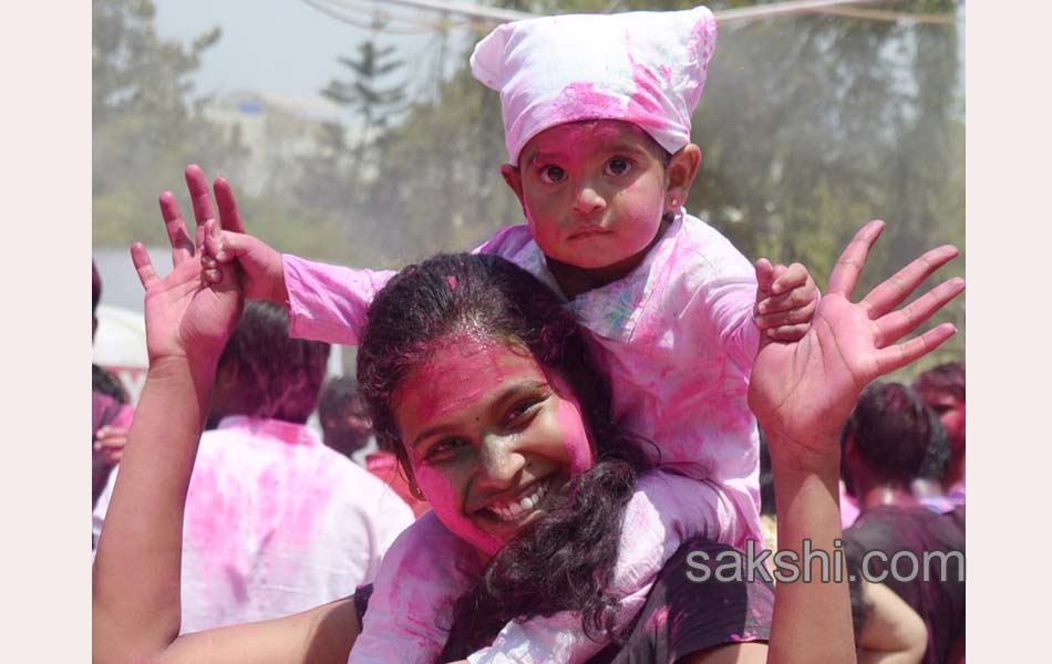 Places you must visit to witness the best Holi celebrations5