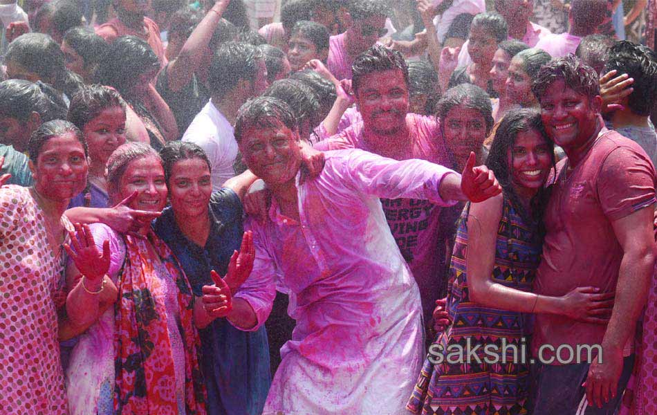 Places you must visit to witness the best Holi celebrations16