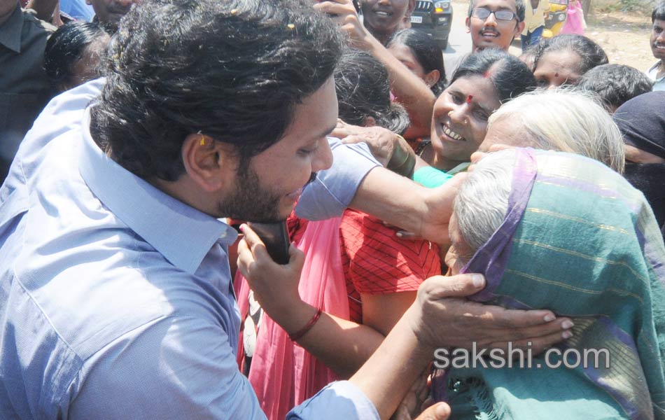 YS jagan visit kodanda ram rathosthavam - Sakshi4