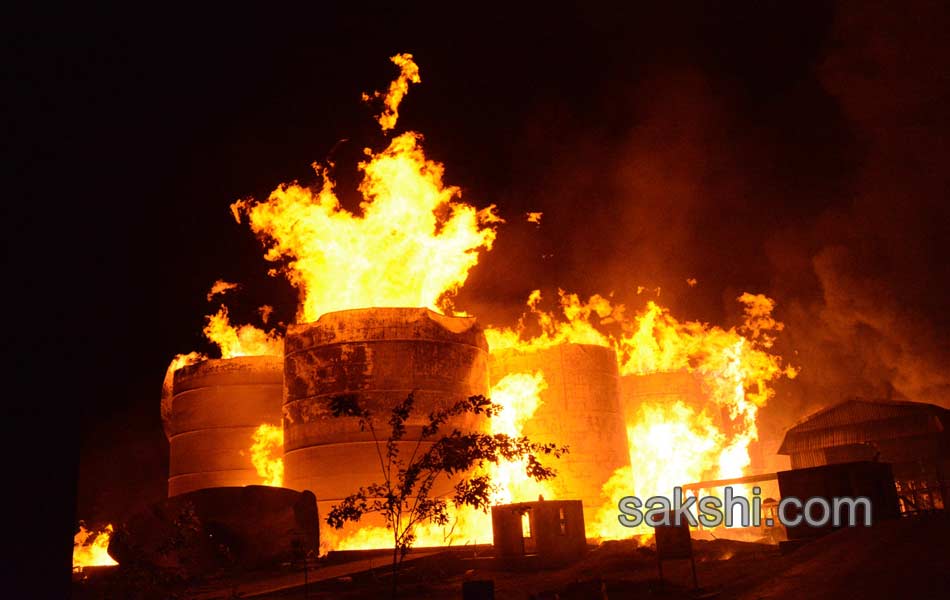 Fire breaks out at Visakhapatnam bio diesel plant fire8