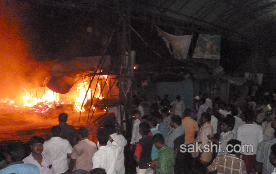 srikalahasti temple premises fire accident12