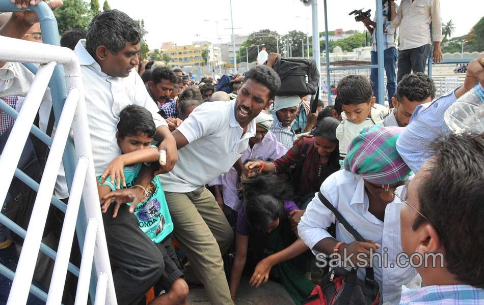 heavy rush in tirumala1