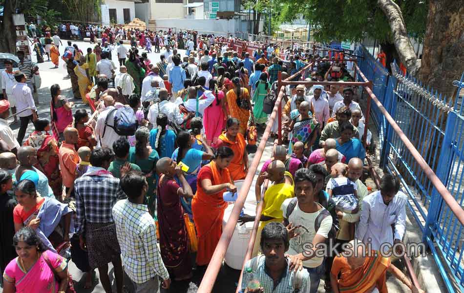 heavy rush in tirumala8