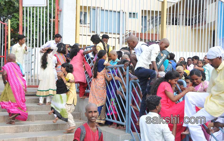 heavy rush in tirumala16