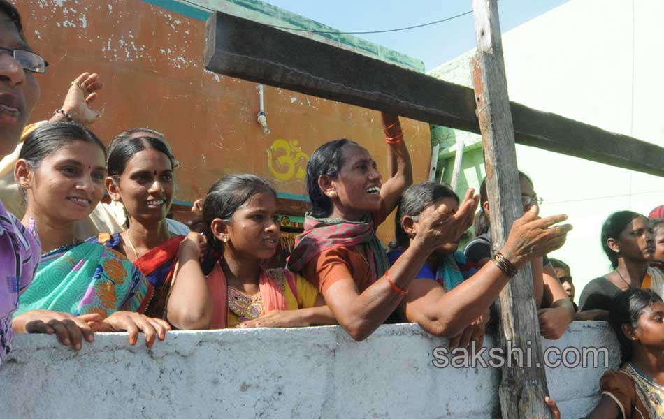 YS Jagan Mohan Reddy  raithu barosa yatra in anantapur district - Sakshi21