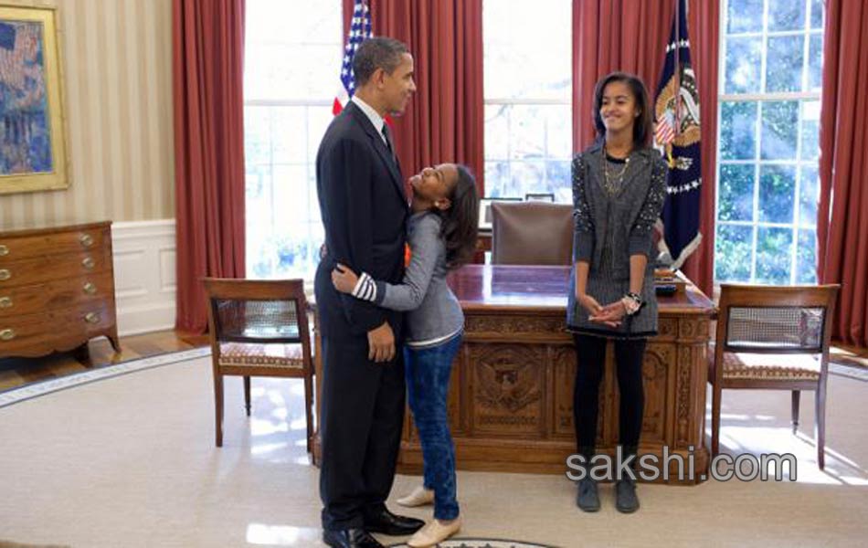 The nine most touching photos from Barack Obamas eight years as president1