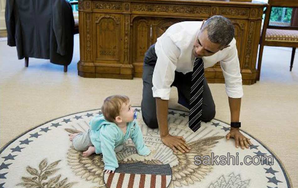 The nine most touching photos from Barack Obamas eight years as president12