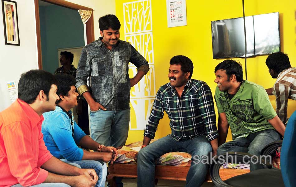 Chuttalabbayi Movie Working Stills3