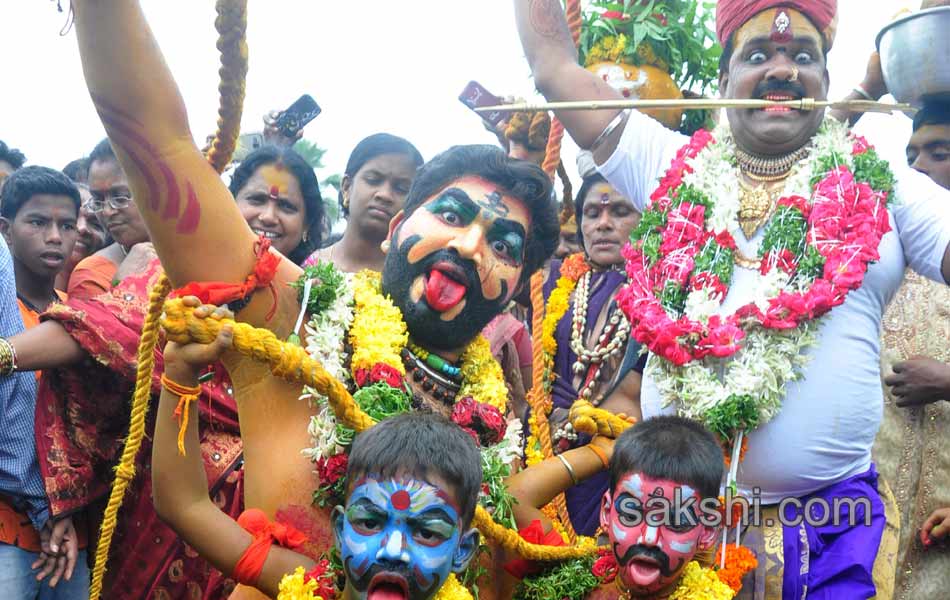 SriJagdambika Ammavari Bonalu celebrations in Golconda Fort31