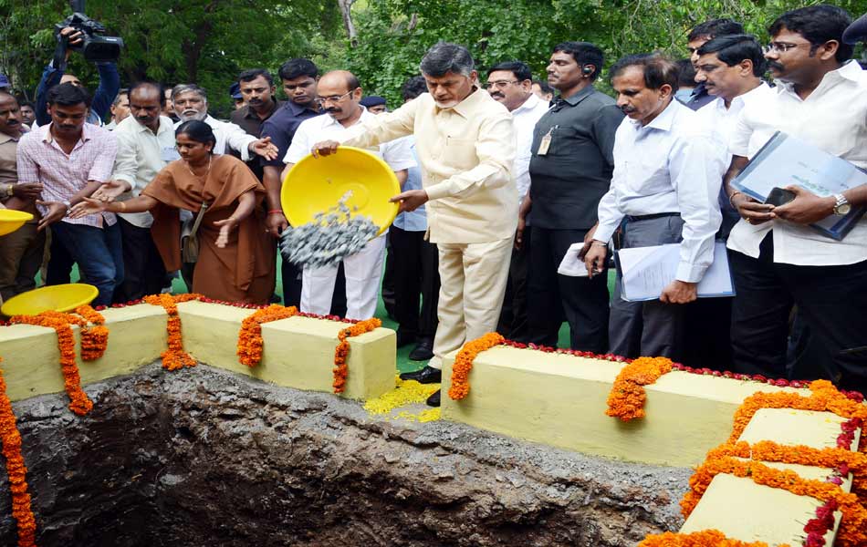 cm at srisailam - Sakshi8