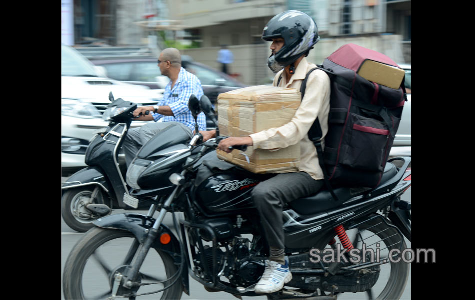 two wheelers with heavy luggage13