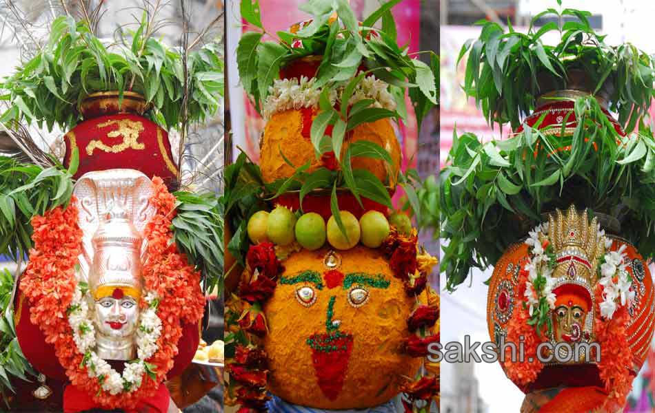 Ujjaini Mahankali Bonalu Festival - Sakshi2