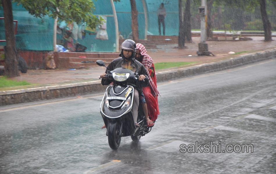 heavy rain in hyderabad - Sakshi1