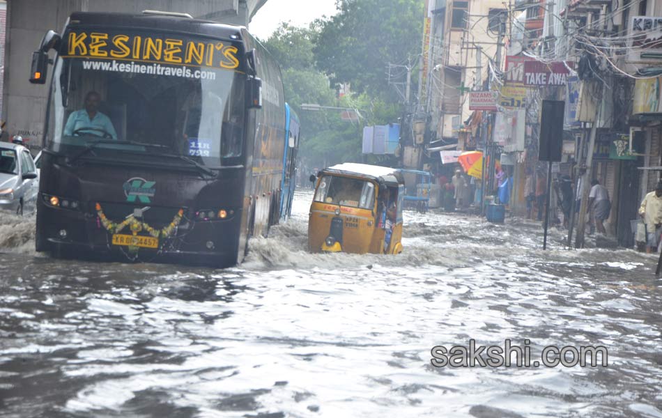 heavy rain in hyderabad - Sakshi15