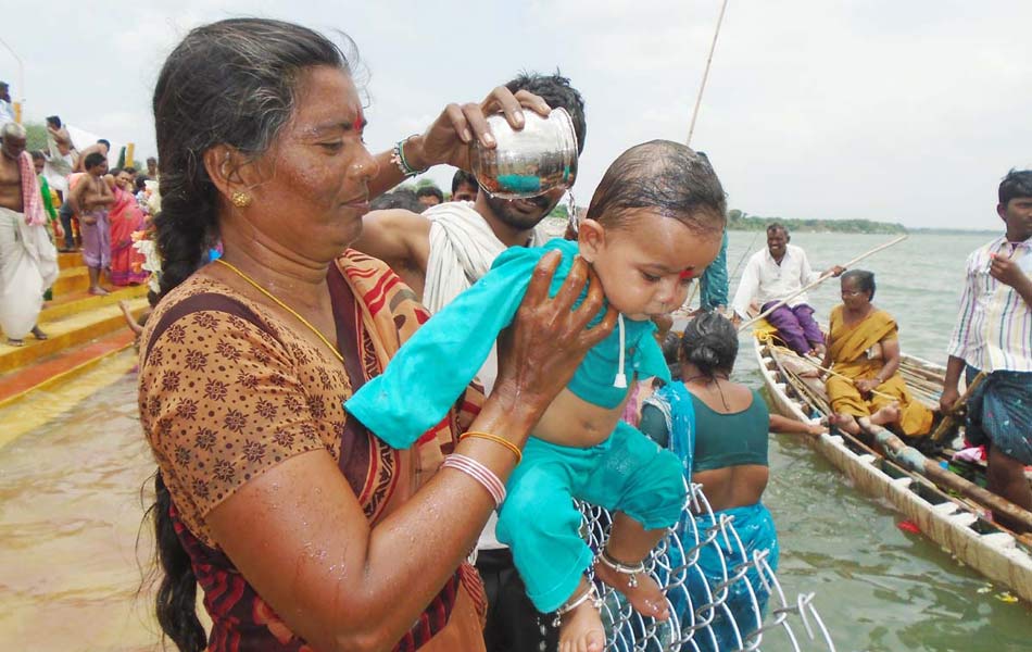 Children happy moments in Puskara ghats8