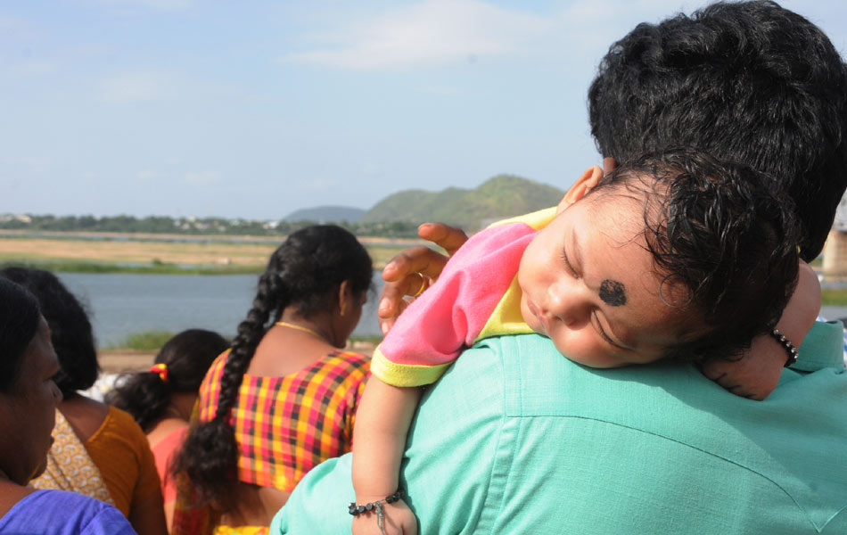 kids hubbub at puskara ghats1