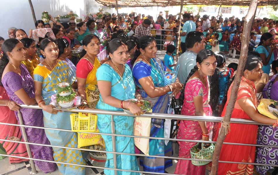 grand celebrations of pochamma bonalu5