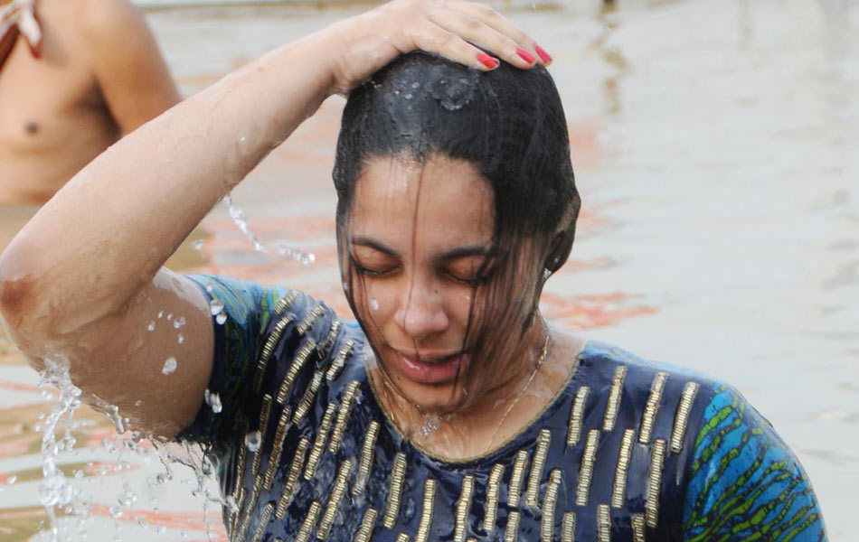 devotees at krishnamma12