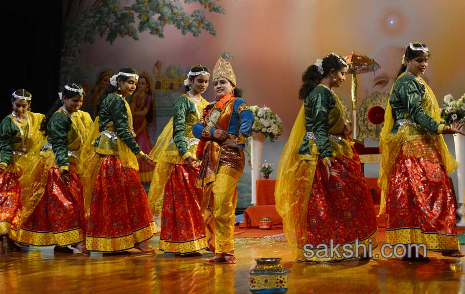 PV Sindhu attends Krishnastami Celebrations in Hyderabad8