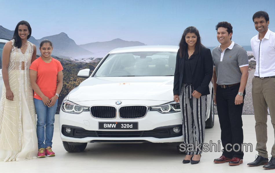 PV Sindhu Sakshi Malik  Dipa Karmakar receive BMW cars  Sachin Tendulkar lauds tr o1