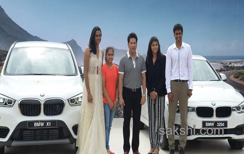 PV Sindhu Sakshi Malik  Dipa Karmakar receive BMW cars  Sachin Tendulkar lauds tr o14