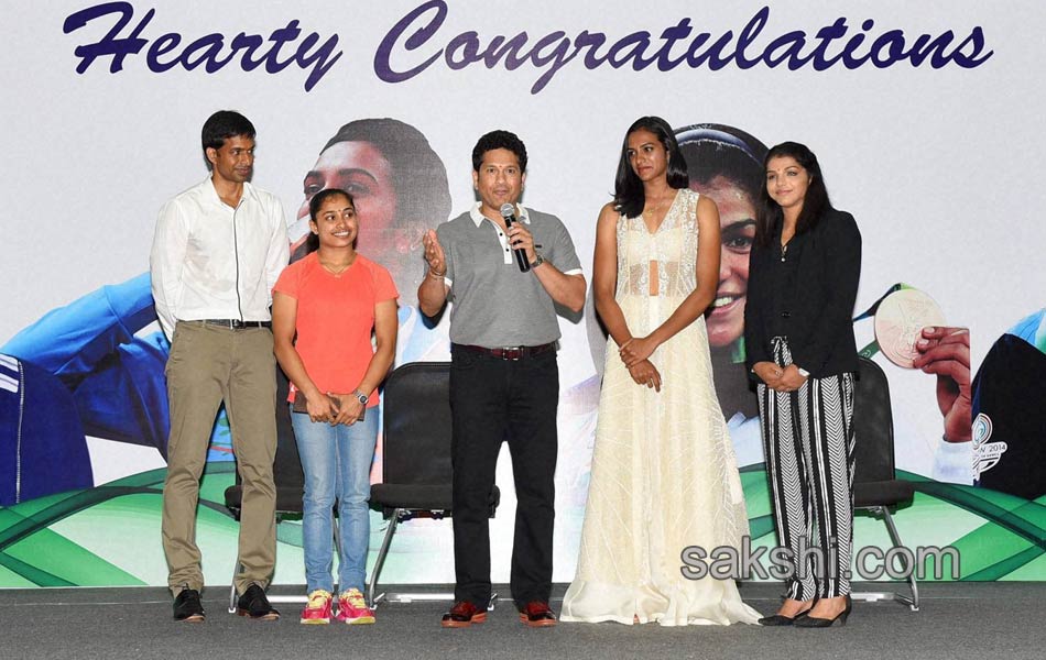 PV Sindhu Sakshi Malik  Dipa Karmakar receive BMW cars  Sachin Tendulkar lauds tr o18