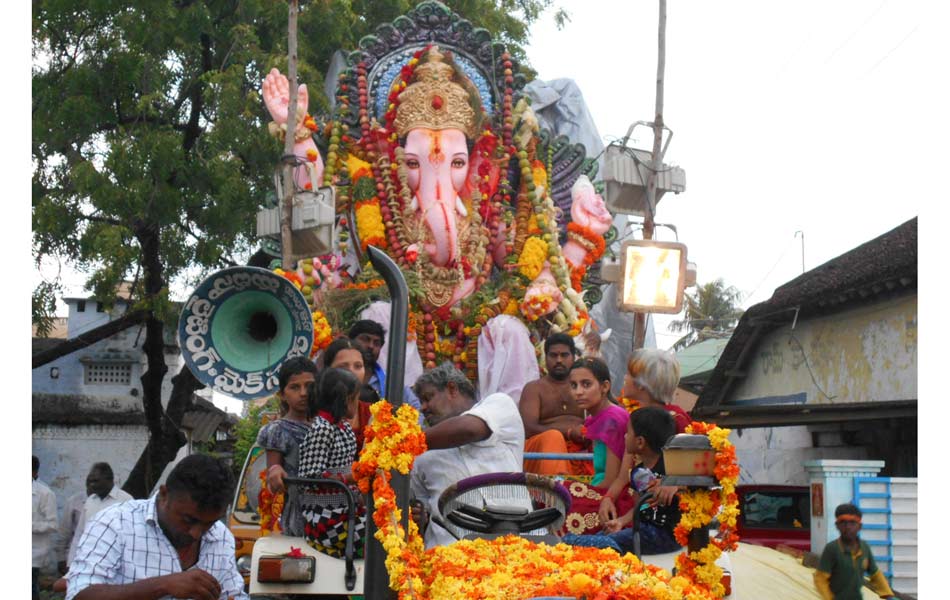 Vinayaka immersion - Sakshi8