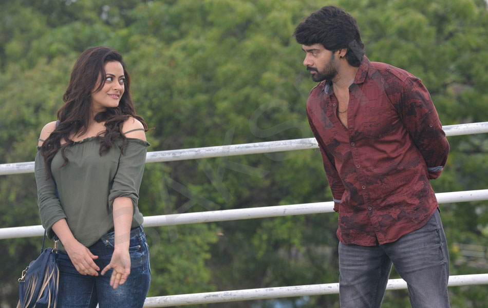 meelo evaru koteeswarudu movie stills5