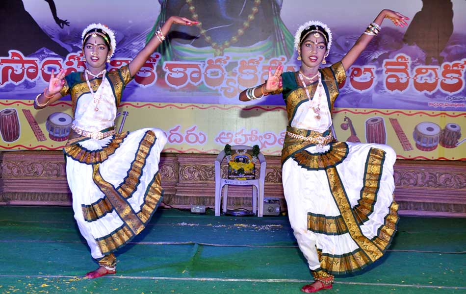 cultural activites puthalapattu at kanipakam5