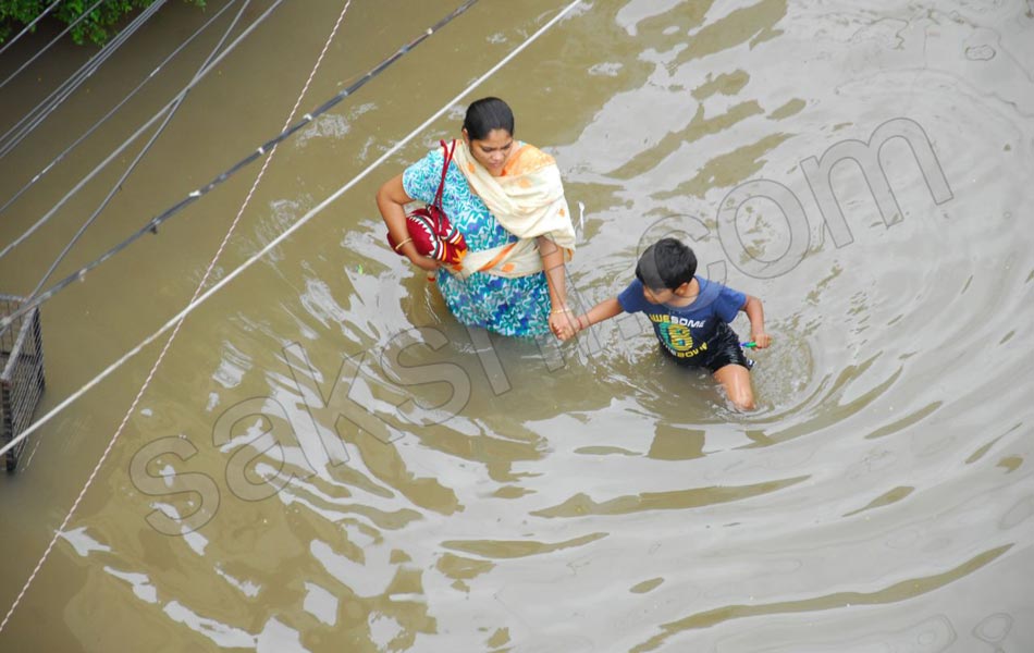 huge rains in Hyderabd - Sakshi17