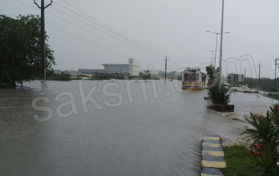 Huge rains in Guntur district - Sakshi2