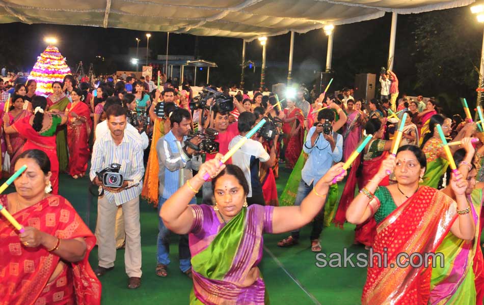 bathukamma festival in Jalavihar2