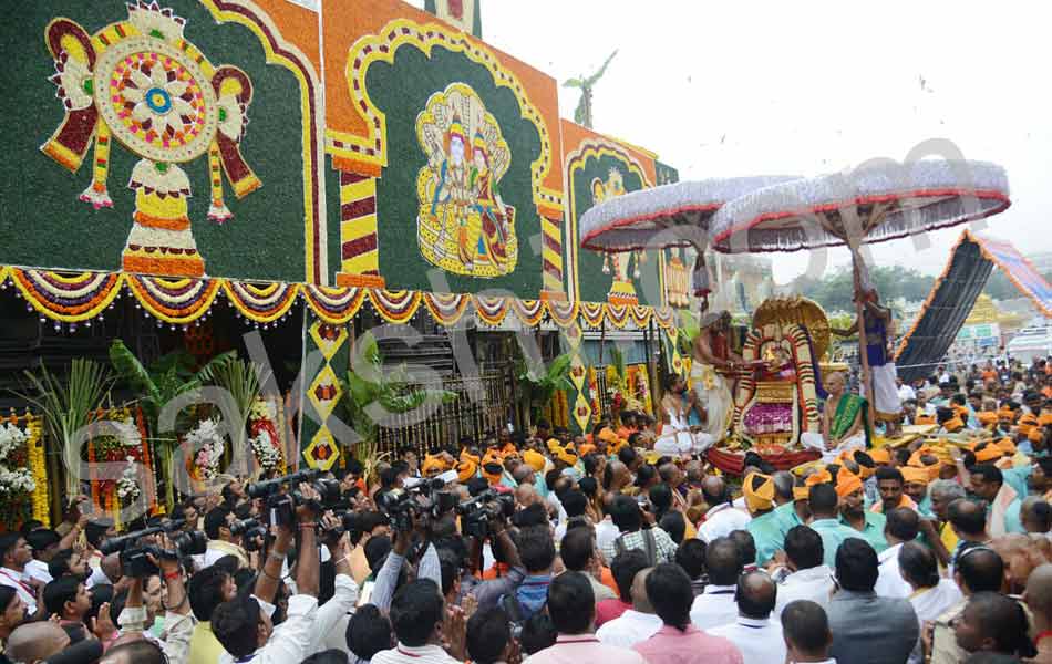 China Shesha Vahana Seva in Tirupati3