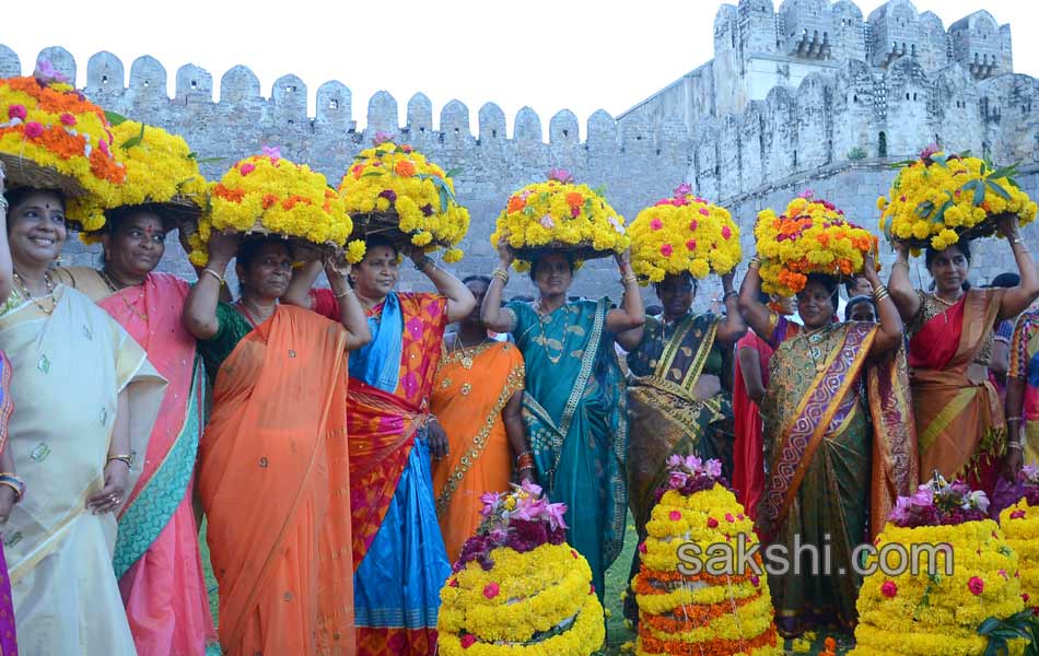 Bathukamma celebrations in Golconda3