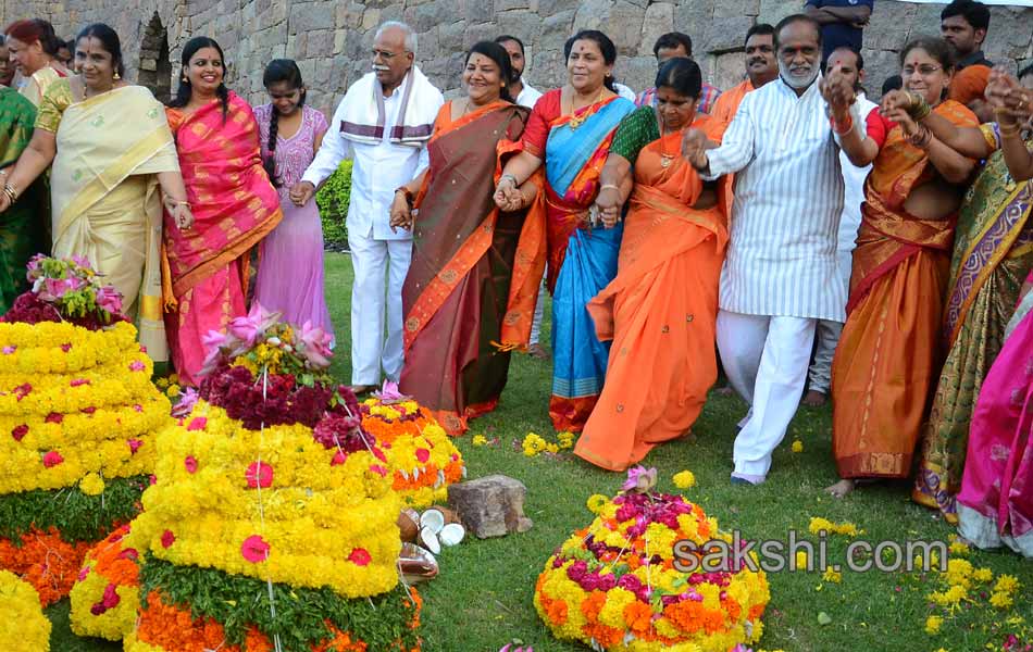 Bathukamma celebrations in Golconda10