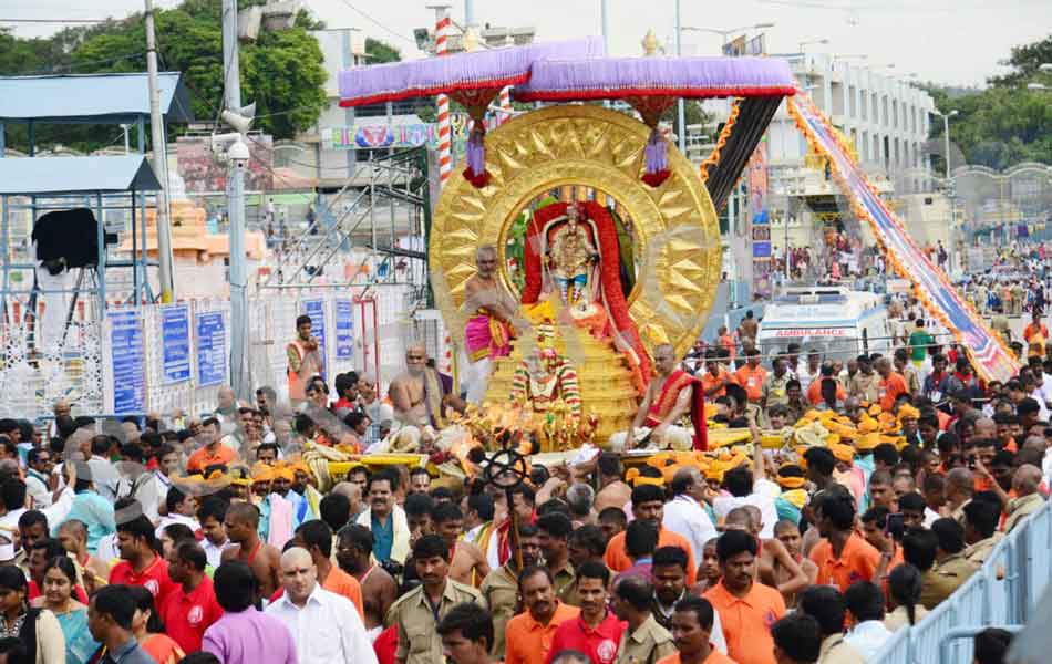 Srivari salakatla brahmotsavams on 7th day15