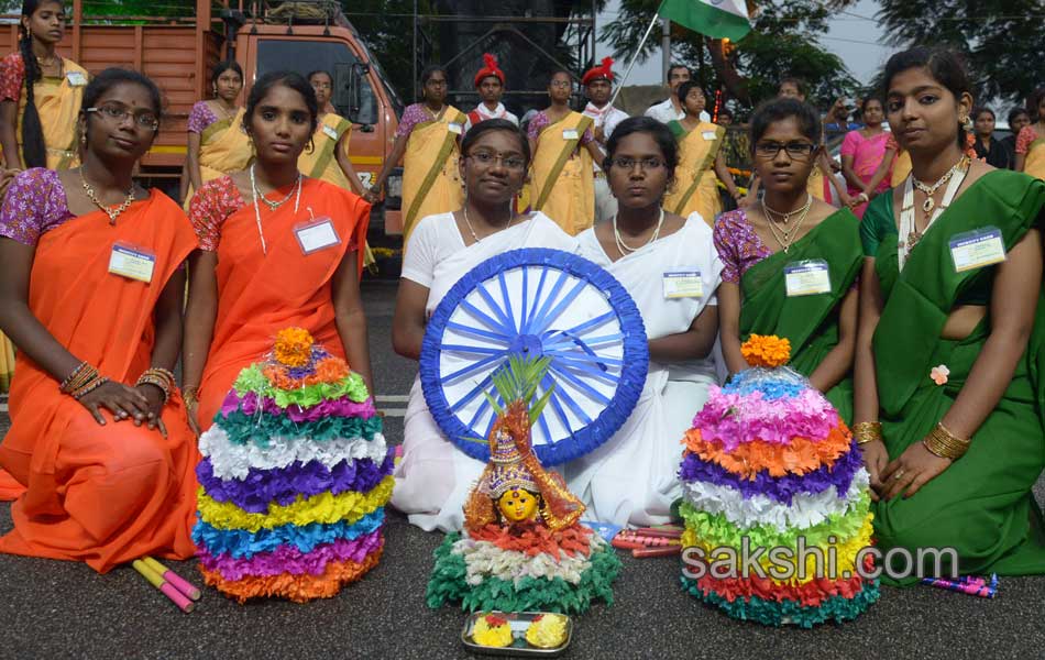 bathukamma festival in Hussain Sagar2