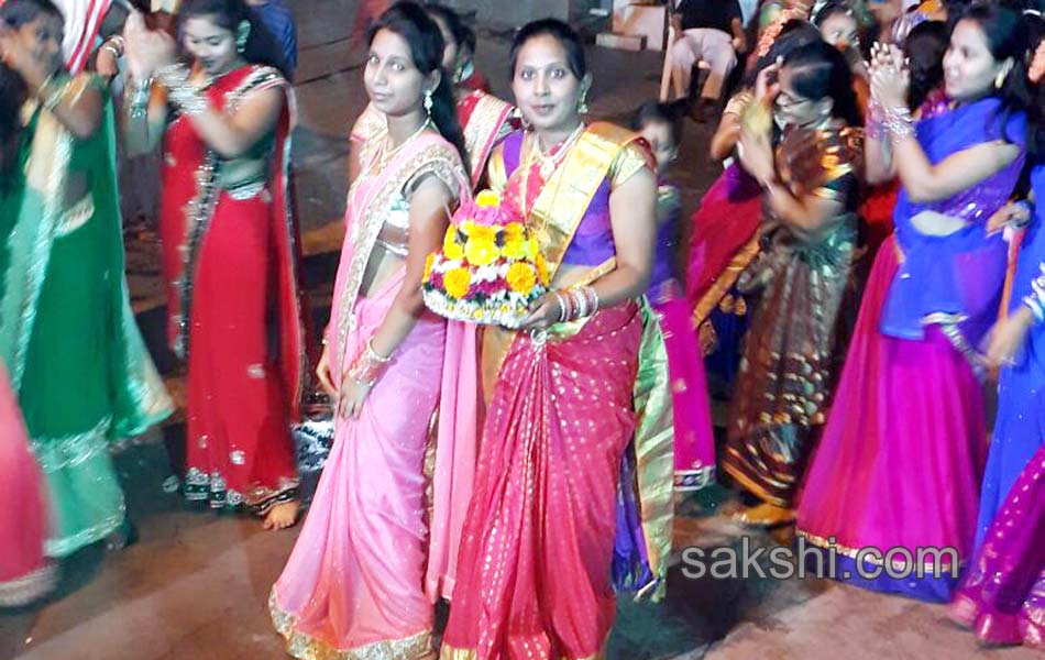 bathukamma festival in Hussain Sagar9