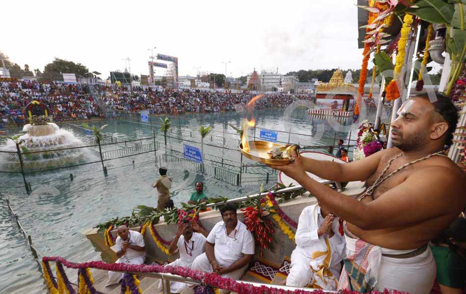 chakrasnanam end in tirumala11