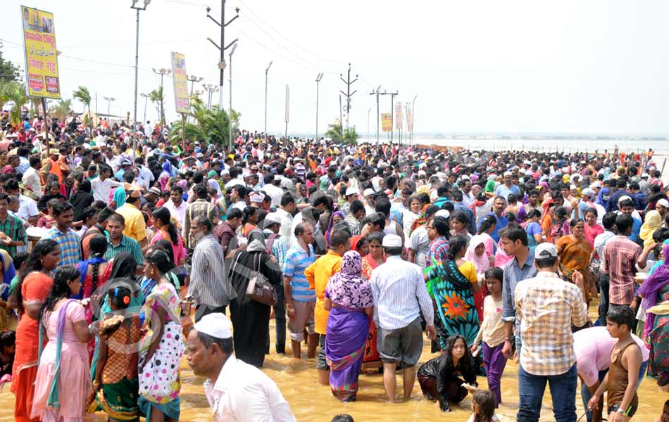 huge crowds to rottela panduga festival5