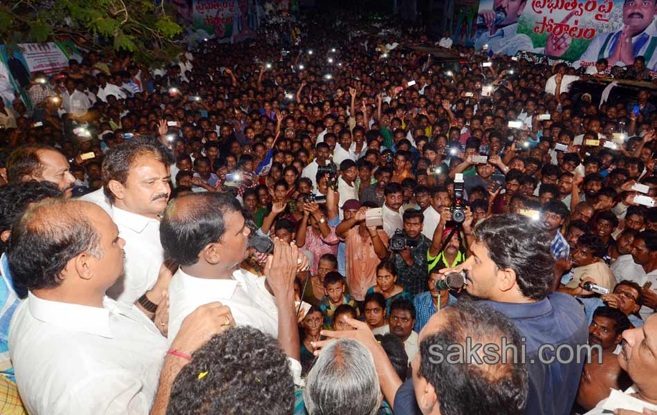 YS Jagan tour in Thunduru - Sakshi11