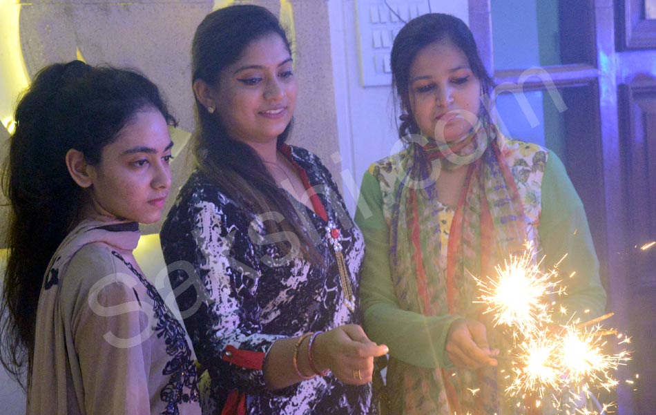 Diwali Celebrations in Minority College Heroine mannara chopra8