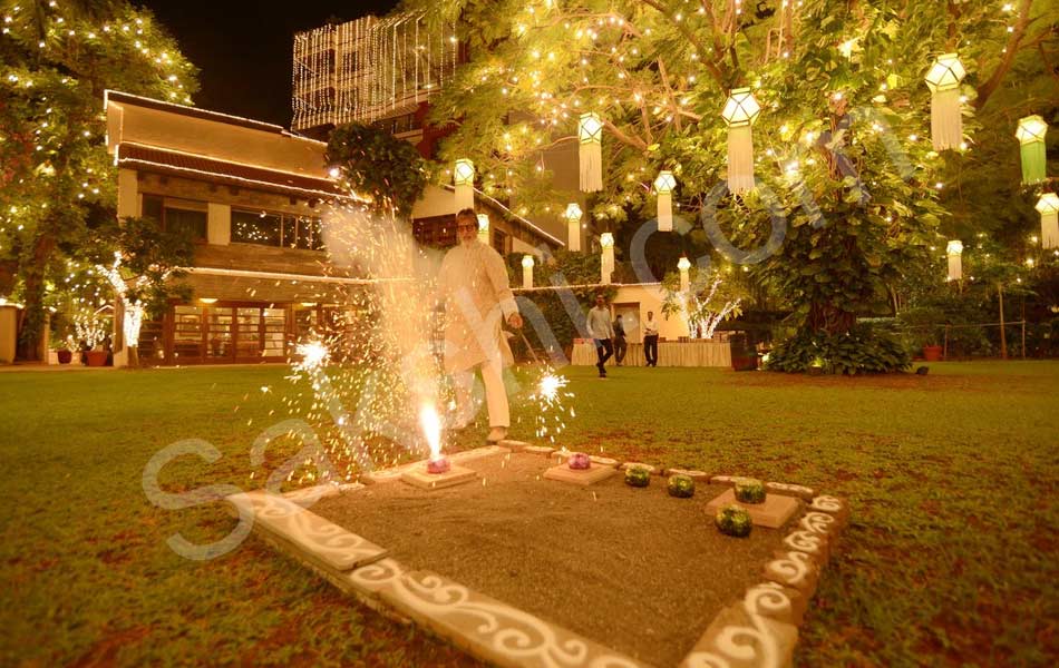 Diwali Celebration in Amitabh Home - Sakshi1