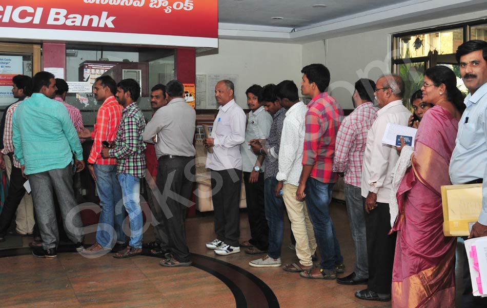 ATMs run out of cash public suffers16