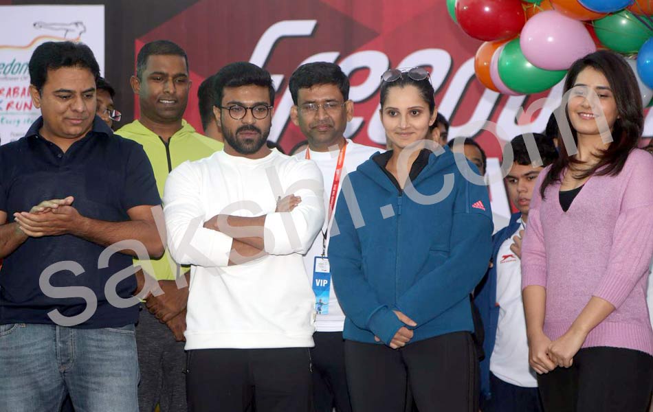 hyderabad 10k run - Sakshi4